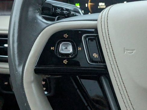 Used 2022 Lincoln Aviator Reserve w/ Equipment Group 201A image 4