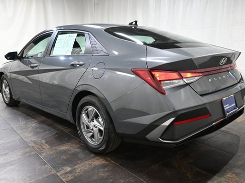 Used 2025 Hyundai Elantra SE image 7