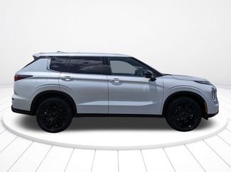 New 2026 Mitsubishi Outlander LE FWD video 2