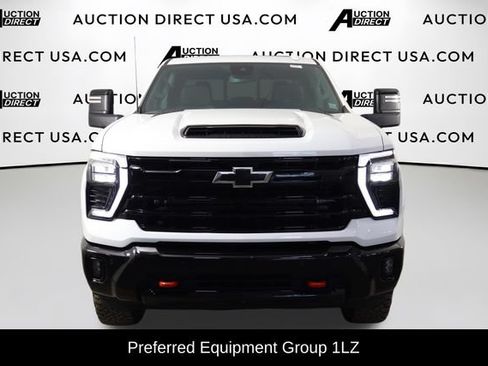 Used 2025 Chevrolet Silverado 2500 LTZ w/ LTZ Plus Package AWD/4WD image 2