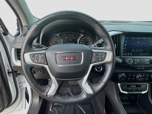 Used 2022 GMC Terrain SLT w/ Elevation Edition FWD image 8