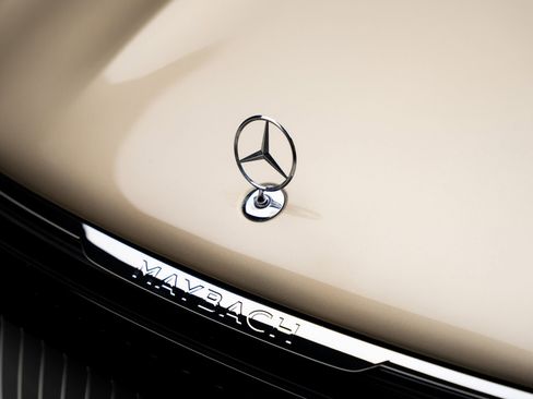 Used 2024 Mercedes-Benz Maybach EQS 680 4MATIC image 13