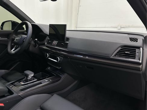 Used 2025 Audi SQ5 Premium Plus w/ Premium Plus Package image 17