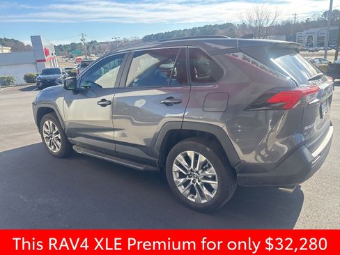 Used 2023 Toyota RAV4 XLE Premium image 19