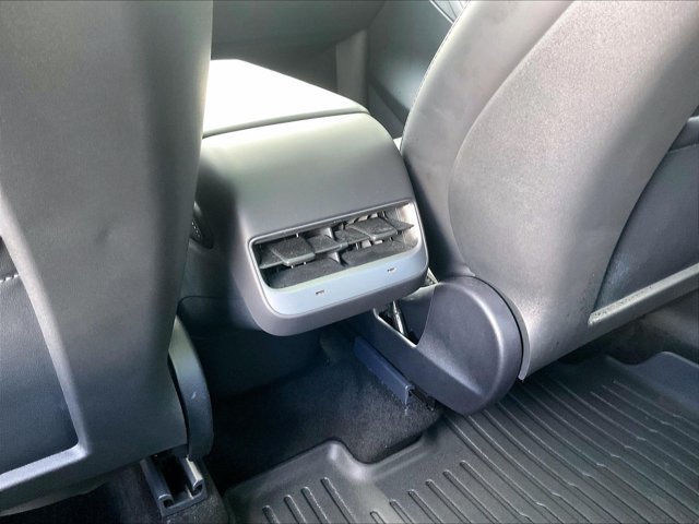 Used 2025 Tesla Model Y Long Range RWD image 24