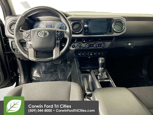 Used 2018 Toyota Tacoma 4x4 Double Cab image 23