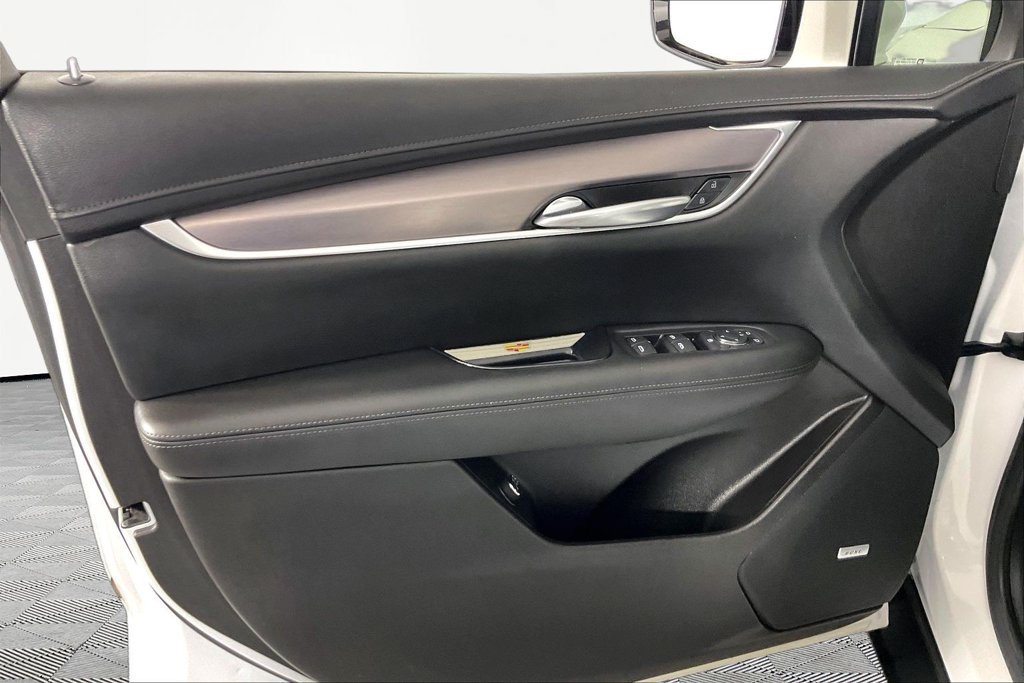 Certified 2022 Cadillac XT5 Luxury FWD image 17