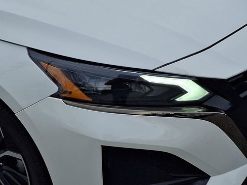 Used 2024 Nissan Altima 2.5 SR image 9