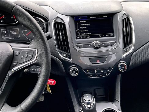 Used 2019 Chevrolet Cruze LS w/ LS Convenience Package image 7