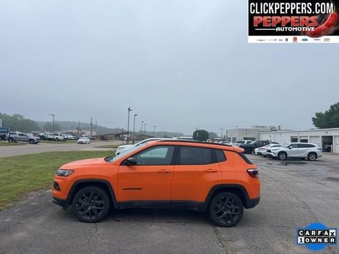 Used 2026 Jeep Compass Latitude AWD/4WD image 2