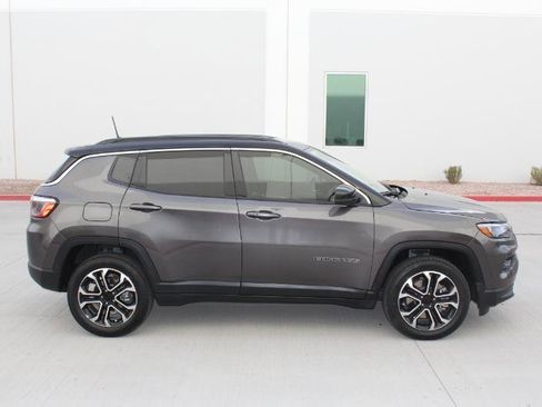 Used 2024 Jeep Compass Limited AWD/4WD image 4