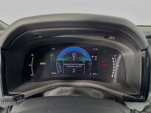 Used 2025 Toyota Camry SE image 18