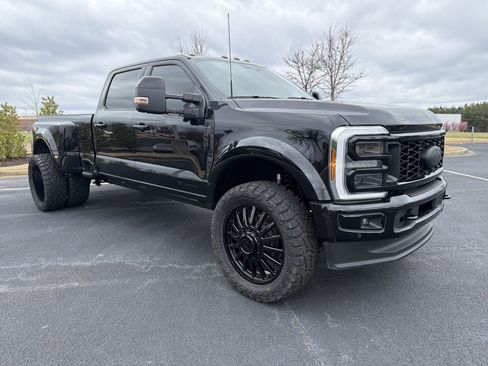 Used 2025 Ford F450 Platinum w/ Platinum Plus Package AWD/4WD image 2