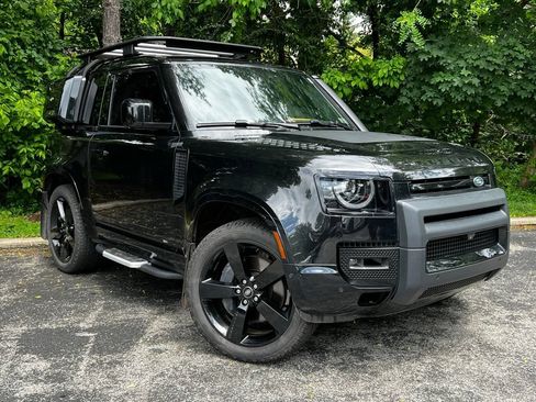 Used 2024 Land Rover Defender 90 X-Dynamic SE AWD/4WD image 7