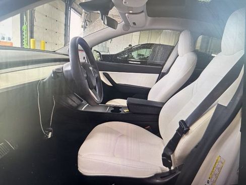 Used 2021 Tesla Model Y Long Range AWD/4WD image 6