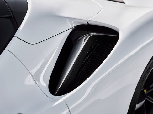 Used 2024 Ferrari SF90 Spider AWD/4WD image 10