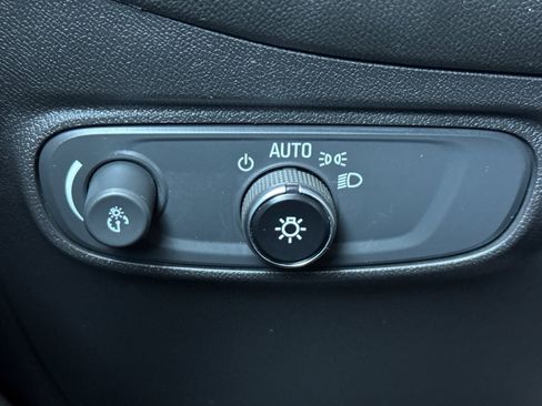 Used 2022 Chevrolet Equinox LT image 39