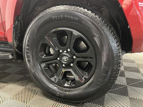 Used 2024 Toyota 4Runner SR5 Premium w/ Moonroof Package image 3