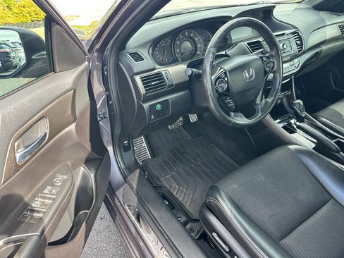 Used 2016 Honda Accord Sport image 6