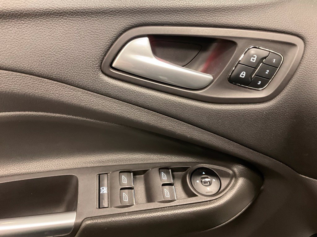 Used 2013 Ford Escape Titanium AWD/4WD image 12