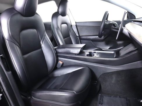 Used 2022 Tesla Model Y Long Range AWD/4WD image 39
