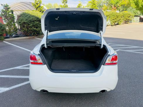 Used 2015 Nissan Altima 2.5 SV w/ Convenience Package FWD image 18
