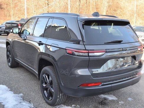 New 2025 Jeep Grand Cherokee Limited w/ Black Appearance Package image 5