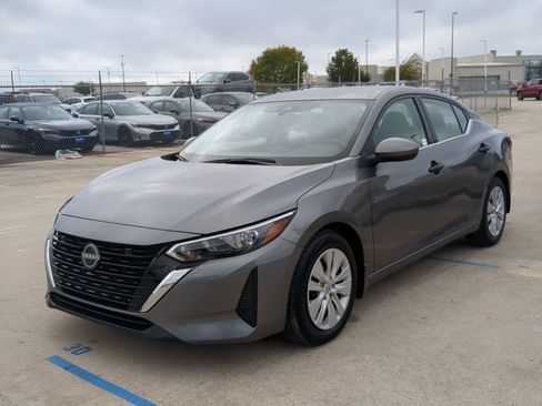 Used 2024 Nissan Sentra S image 8