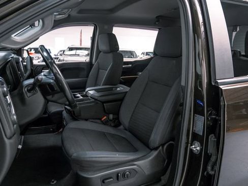 Used 2019 Chevrolet Silverado 1500 LT Trail Boss w/ Convenience Package image 4