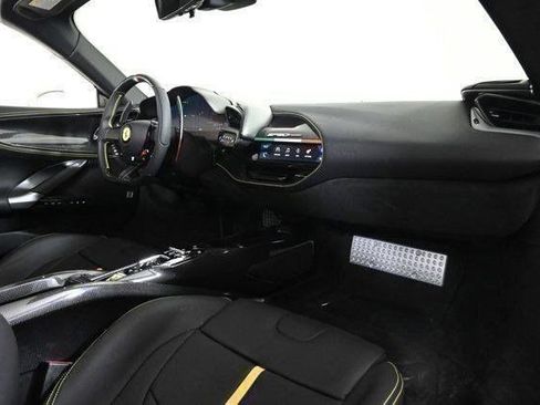 Used 2024 Ferrari SF90 Spider image 17