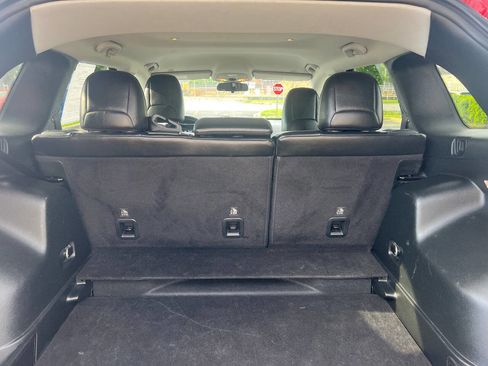 Used 2019 Jeep Cherokee Latitude Plus AWD/4WD image 16