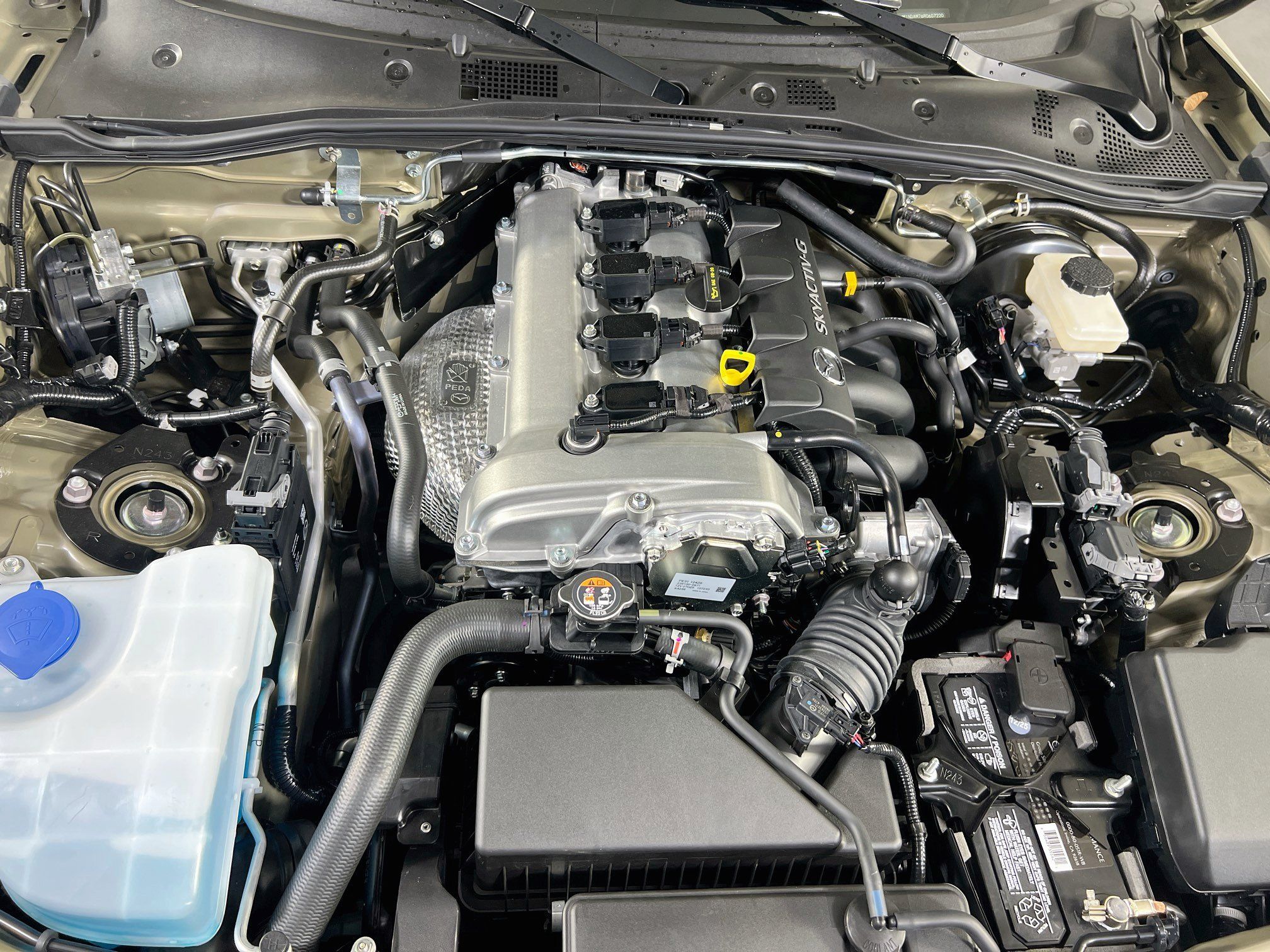 Used 2024 MAZDA MX-5 Miata RF Grand Touring RWD image 27