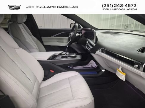 New 2026 Cadillac Lyriq Premium Luxury w/ LPO, Floor Liner Package AWD/4WD image 27