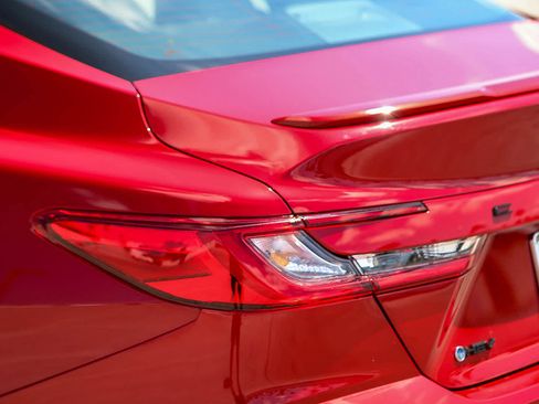 Used 2026 Toyota Camry SE FWD image 9