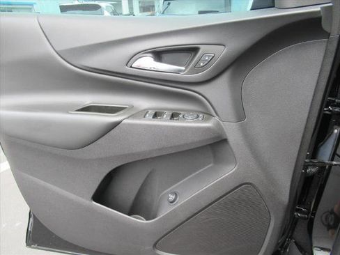 Used 2024 Chevrolet Equinox LT image 19