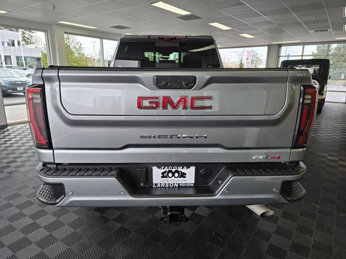 Used 2024 GMC Sierra 2500 AT4 w/ AT4 Premium Plus Package image 4