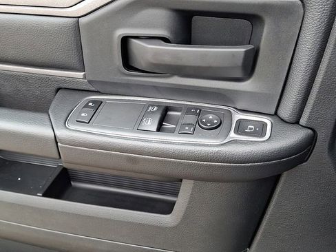 Used 2024 RAM 2500 Tradesman w/ Chrome Appearance Group image 20