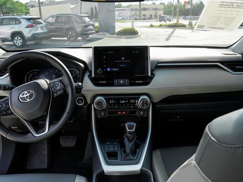 Used 2024 Toyota RAV4 XLE Premium AWD/4WD image 32
