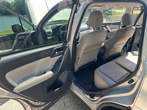 Used 2014 Subaru Forester 2.5i Limited w/ Popular Package #2 AWD/4WD image 10