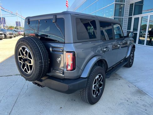 Used 2024 Ford Bronco Outer Banks AWD/4WD image 3