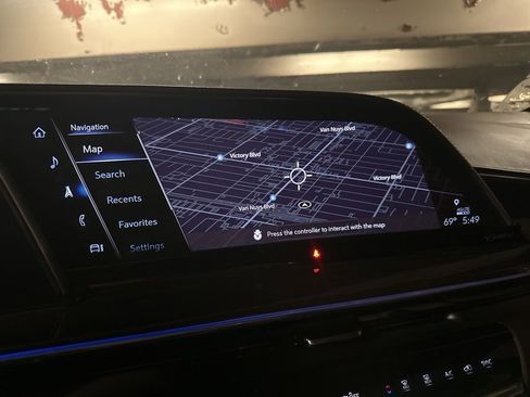 Used 2024 Cadillac Escalade ESV Sport Platinum w/ Heavy-Duty Trailer Package image 12