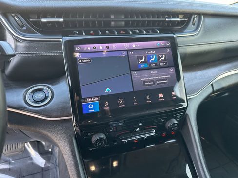 Used 2021 Jeep Grand Cherokee L Limited image 16