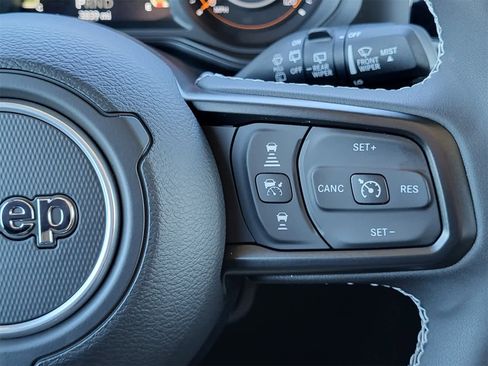 Used 2025 Jeep Wrangler Sport S image 26