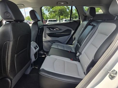 Used 2024 GMC Terrain SLT w/ Infotainment Package II AWD/4WD image 10