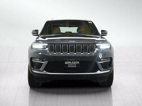 Used 2024 Jeep Grand Cherokee Summit AWD/4WD image 9