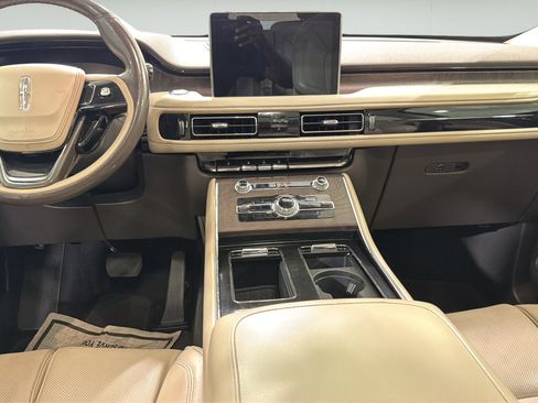Used 2020 Lincoln Aviator Reserve w/ Equipment Group 202A AWD/4WD image 24