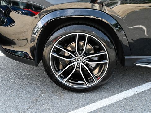 Used 2021 Mercedes-Benz GLS 580 4MATIC image 11