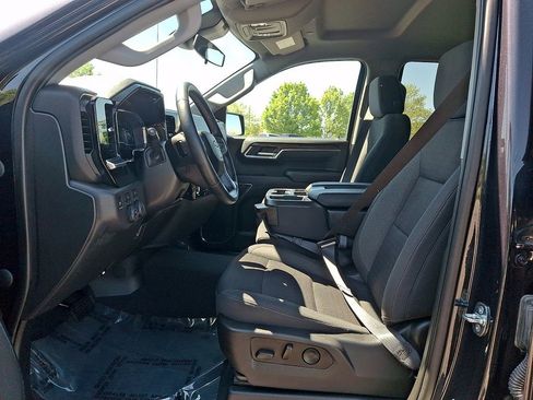 Used 2023 Chevrolet Silverado 1500 LT AWD/4WD image 13