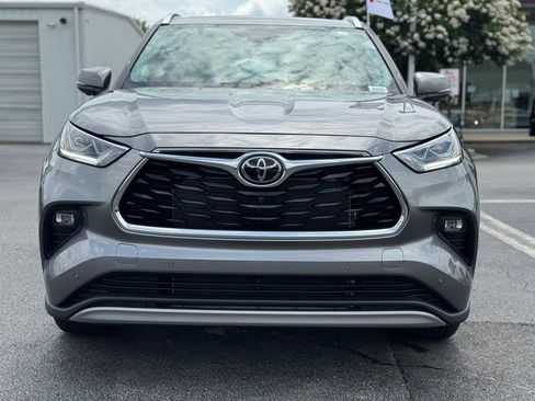 Used 2026 Toyota Highlander Platinum AWD/4WD image 4