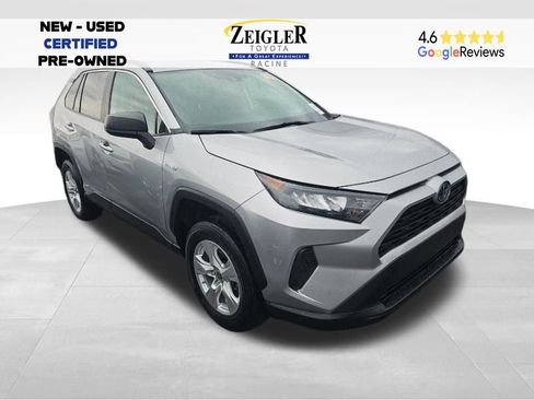 Used 2021 Toyota RAV4 LE image 1
